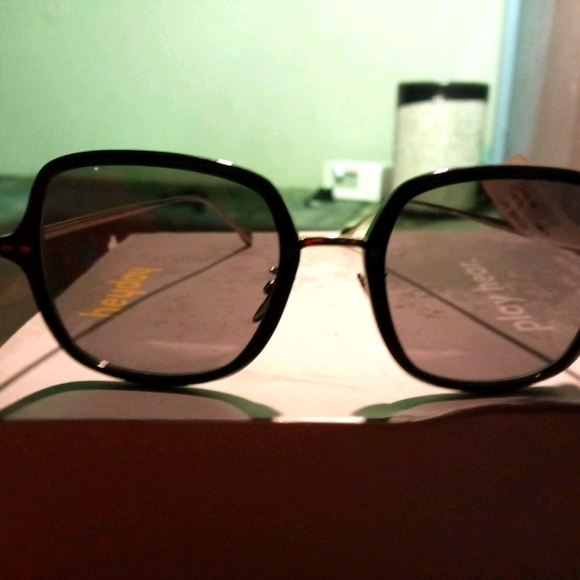 Womens sunglasses - Picture 1 of 5